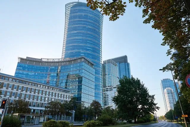 Wynajem biur na Woli i Ochocie - biznesowa lokalizacja z potencjałem