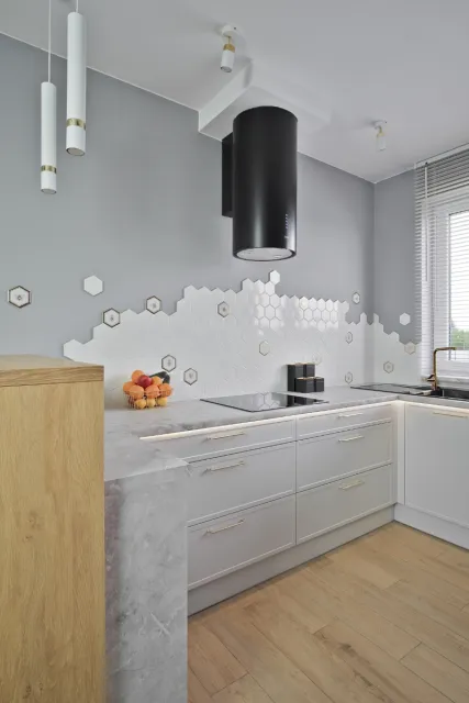 Spotkania przy stole: Jak płytki ceramiczne mogą nadać nowy wymiar przestrzeni Twojej jadalni?